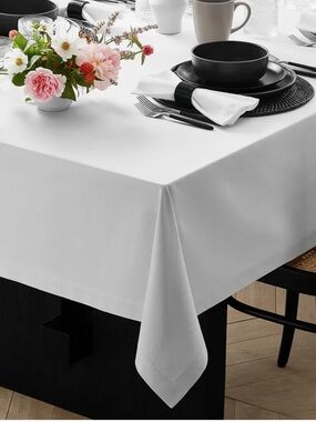 Williams Sonoma Hotel Tablecloth White 70” x 90” 100% Cotton Elegant Dining